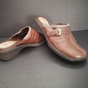 Bare Traps Kismet Ladies Size 7M Dark Brown Leather Upper Slip On Clog Mules